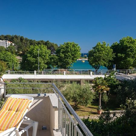 Apartment Portapisana Just 50M From The Beach Krk Town Luaran gambar