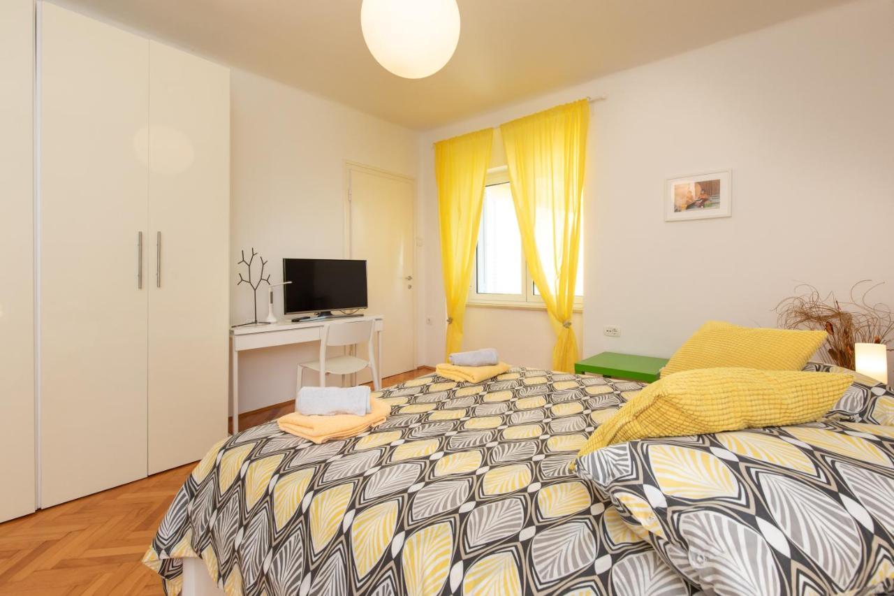 Apartment Portapisana Just 50M From The Beach Krk Town Luaran gambar