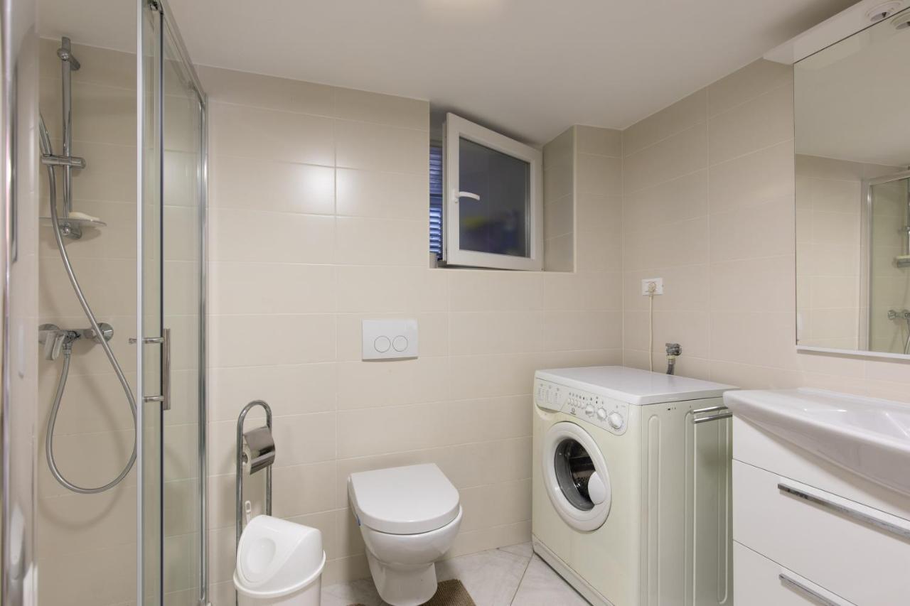 Apartment Portapisana Just 50M From The Beach Krk Town Luaran gambar