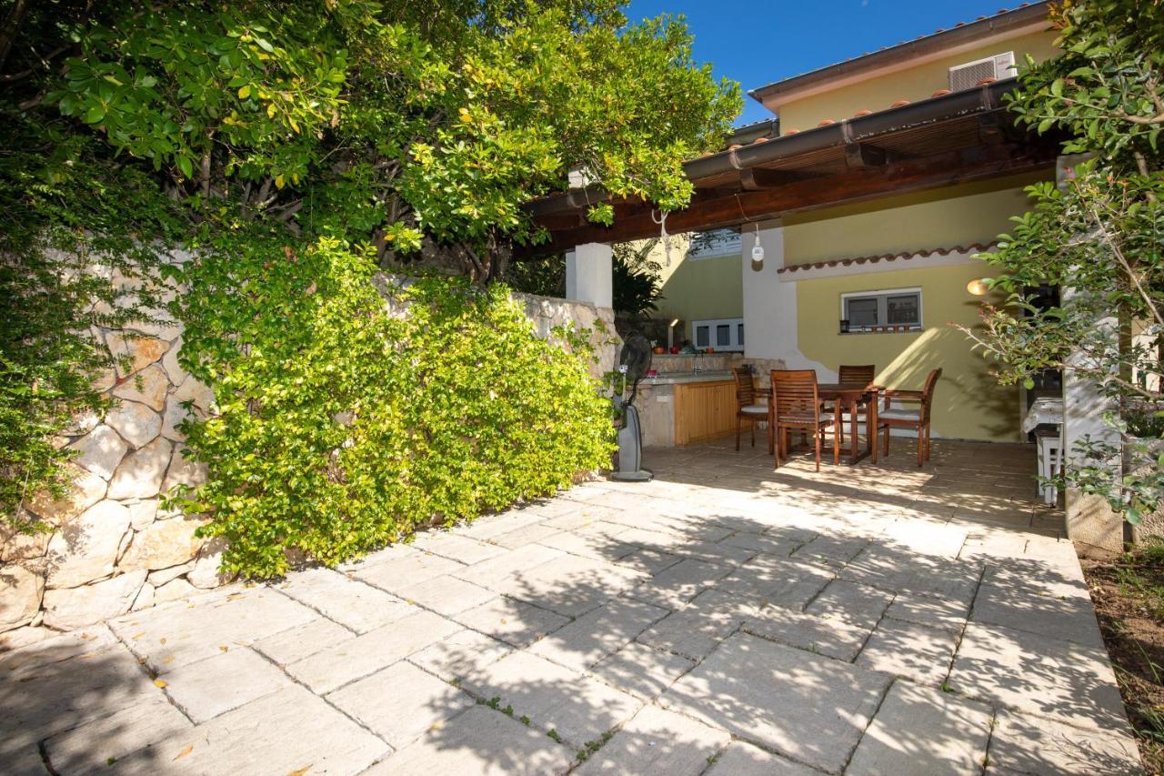 Apartment Portapisana Just 50M From The Beach Krk Town Luaran gambar