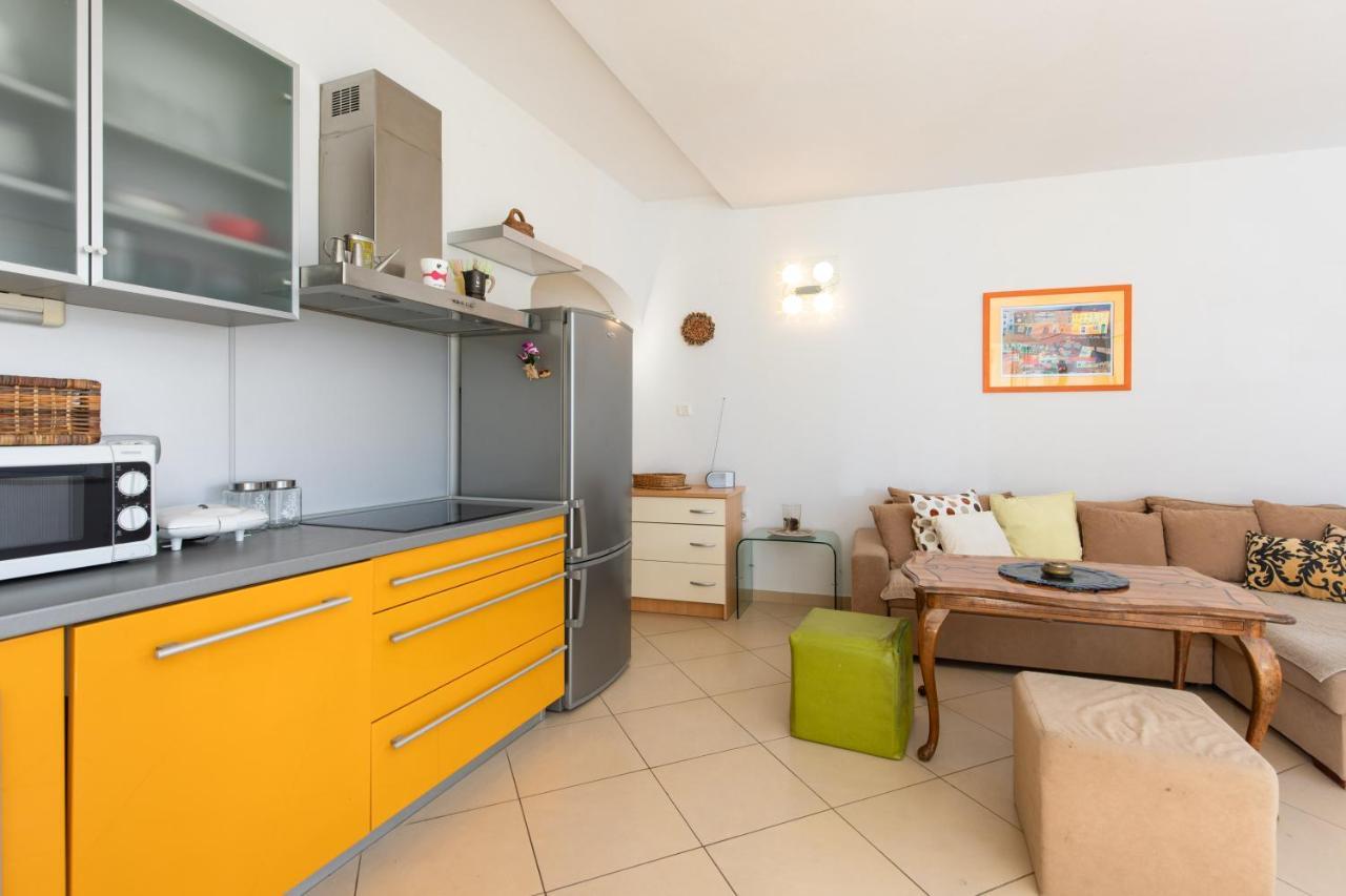 Apartment Portapisana Just 50M From The Beach Krk Town Luaran gambar