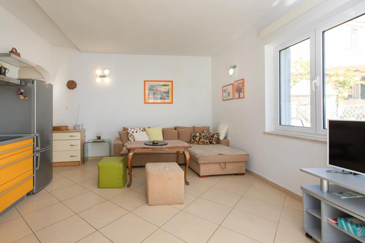 Apartment Portapisana Just 50M From The Beach Krk Town Luaran gambar