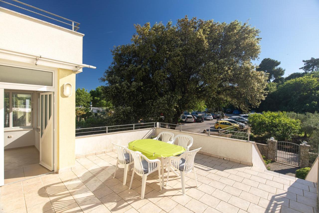 Apartment Portapisana Just 50M From The Beach Krk Town Luaran gambar